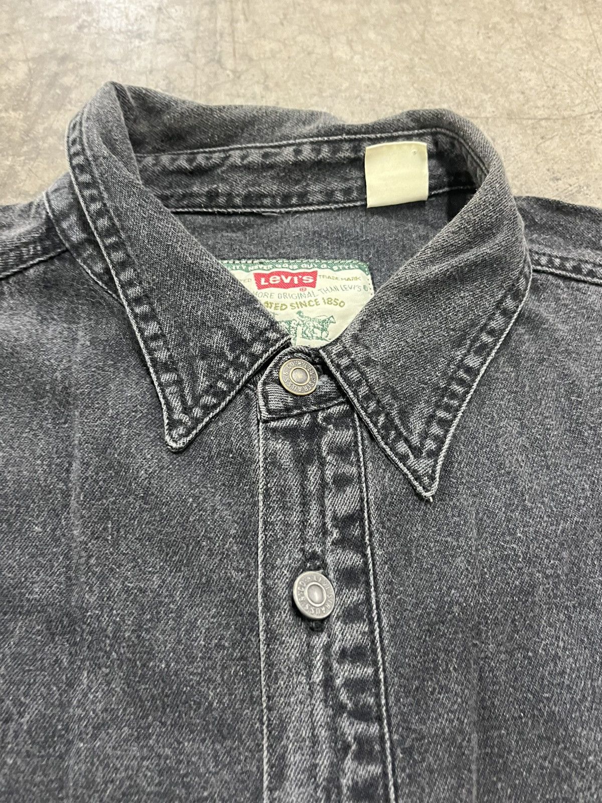 Levi's × Vintage Levi’s button up denim shirt preppy fall streetwear hype Size US XL / EU 56 / 4 - 7 Thumbnail