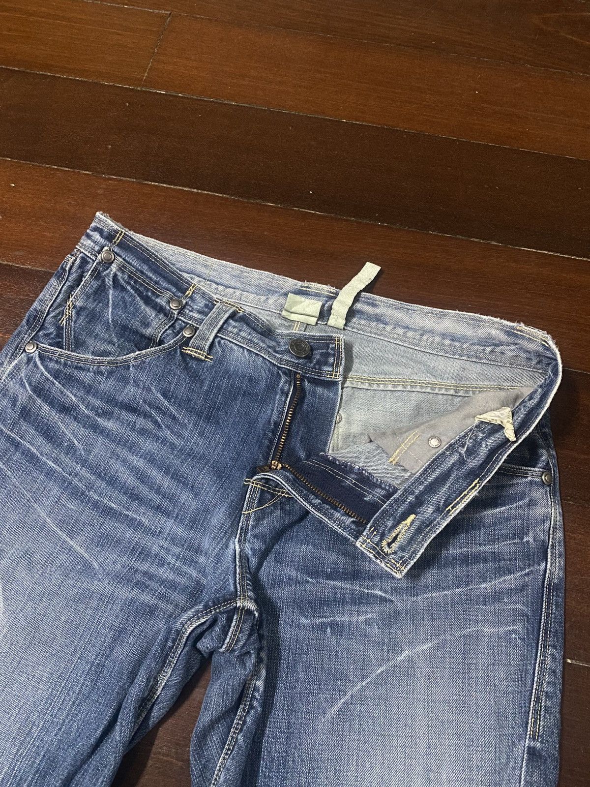 Levi's Vintage Clothing Levis Engineered 1999 mud wash flare Faded Baggy Jeans Size US 35 - 16 Thumbnail