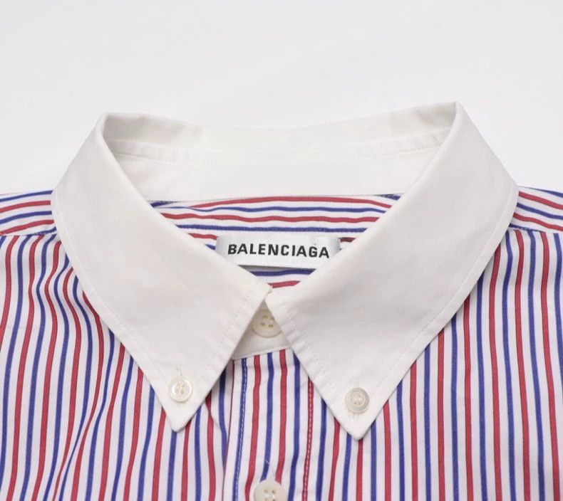 Balenciaga Balenciaga size 38 Wear a variety of plaid shirts in a two Size XS / US 0-2 / IT 36-38 - 4 Thumbnail
