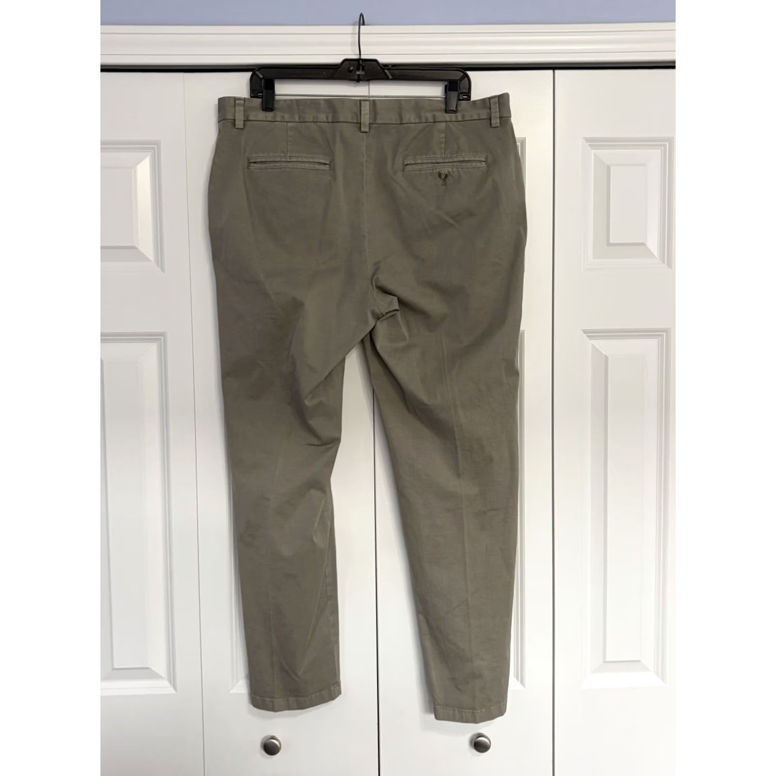 Vineyard Vines Vineyard Vines Breaker Pants Mens Flat Front Chino 36x30 Gray Slim? Regular? (Keep exact: Regular) Gray Cotton Twill Zip Button Casual Pants Mens Size US 36 / EU 52 - 2 Thumbnail