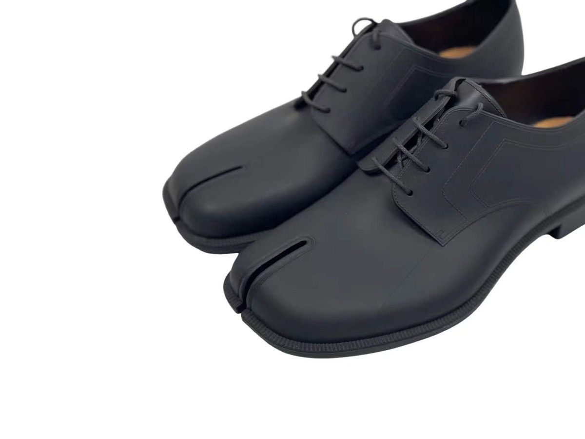 Maison Margiela Maison Margiela Rubber Tabi Derby Shoes Size US 8.5 / EU 41-42 - 4 Thumbnail