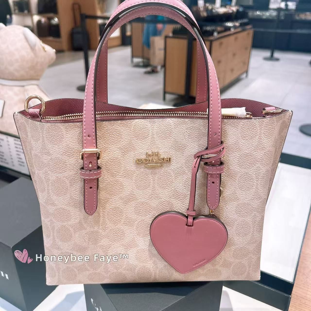Coach Mollie Tote Bag 25 In Signature Canvas With Heart Charm Size ONE SIZE - 2 Thumbnail