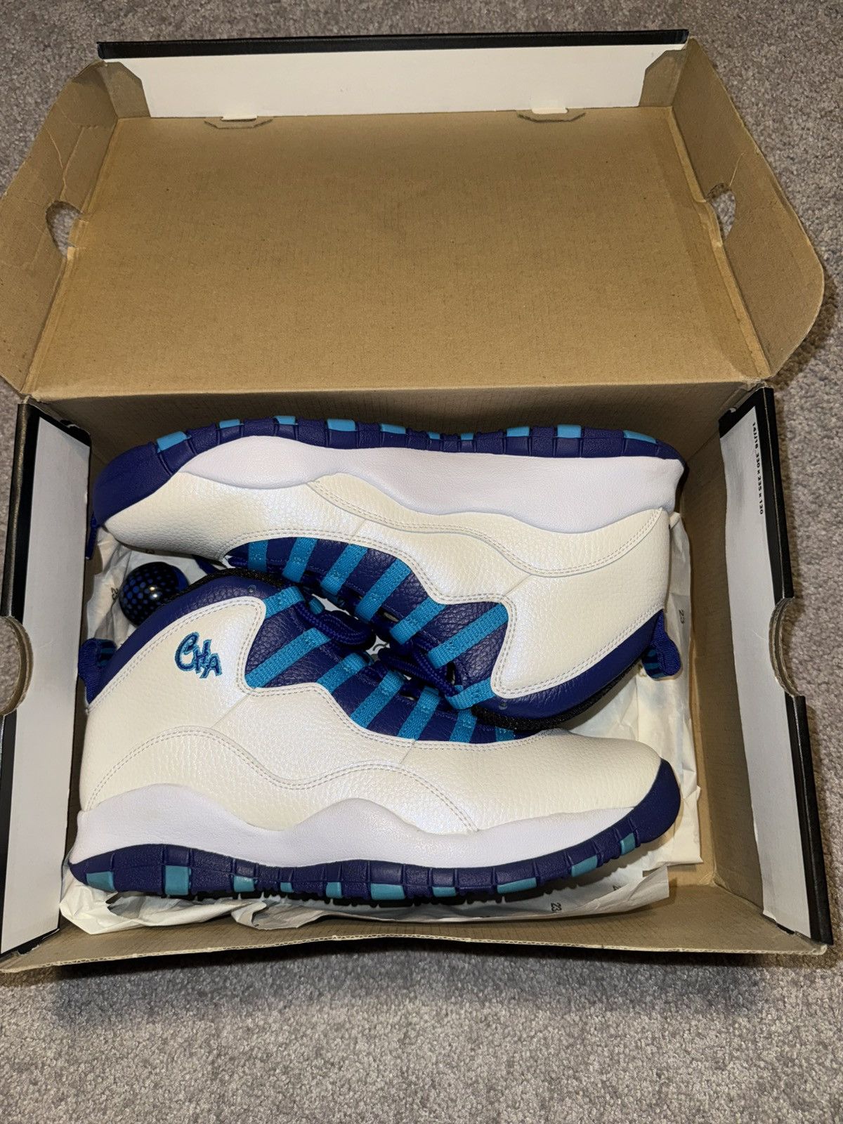 Jordan Brand Jordan 10 Retro “Charlotte” Size US 9 / EU 42 - 2 Thumbnail