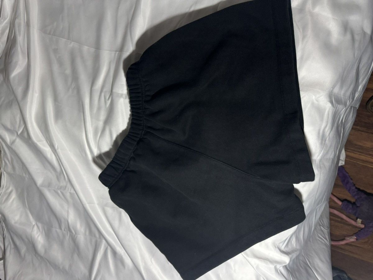 Essentials Fear Of God Black Sweat Shorts Size US 28 / EU 44 - 5 Thumbnail