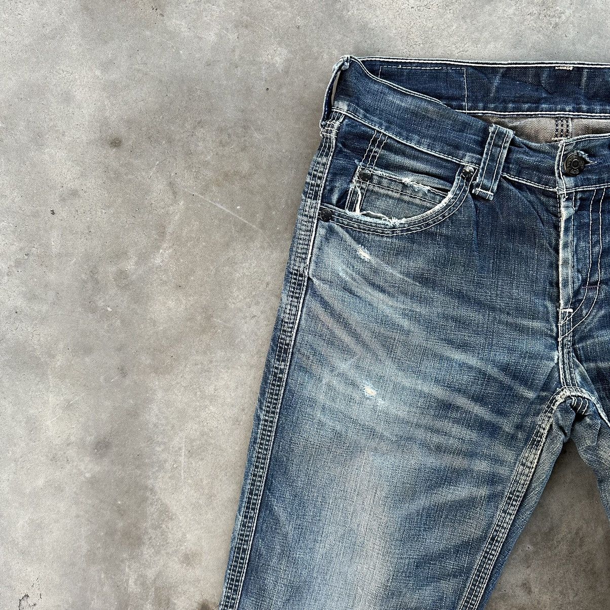 Japanese Brand Vintage Levi’s Classic Denim Distressed Faded Jean Pant W32 Size US 32 / EU 48 - 4 Thumbnail