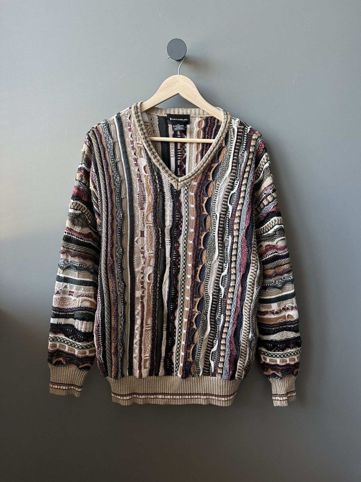 Vintage Vintage Coogi Inspired 3D Knit Pattern V-Neck Sweater Size US L / EU 52-54 / 3 - 1 Thumbnail