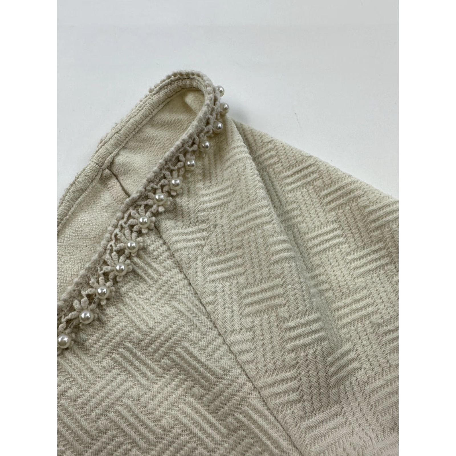 Vintage Coincidence & Chance Crop Top Women's M Beige Ivory Faux Pearl Neckline Cap Sleeve Short Sleeve Cropped Blouse Shirt Mens? No, women. Size M / US 6-8 / IT 42-44 - 4 Thumbnail