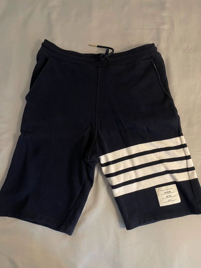 Thom Browne Thom browne Size 0 Shorts 2504-Nextarrow Size US 32 / EU 48 - 1 Thumbnail