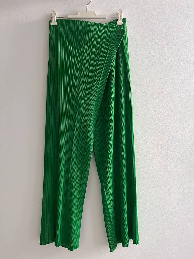 Issey Miyake Issey Miyake size:4 Green pleated kelp pants Size 22" - 2 Thumbnail