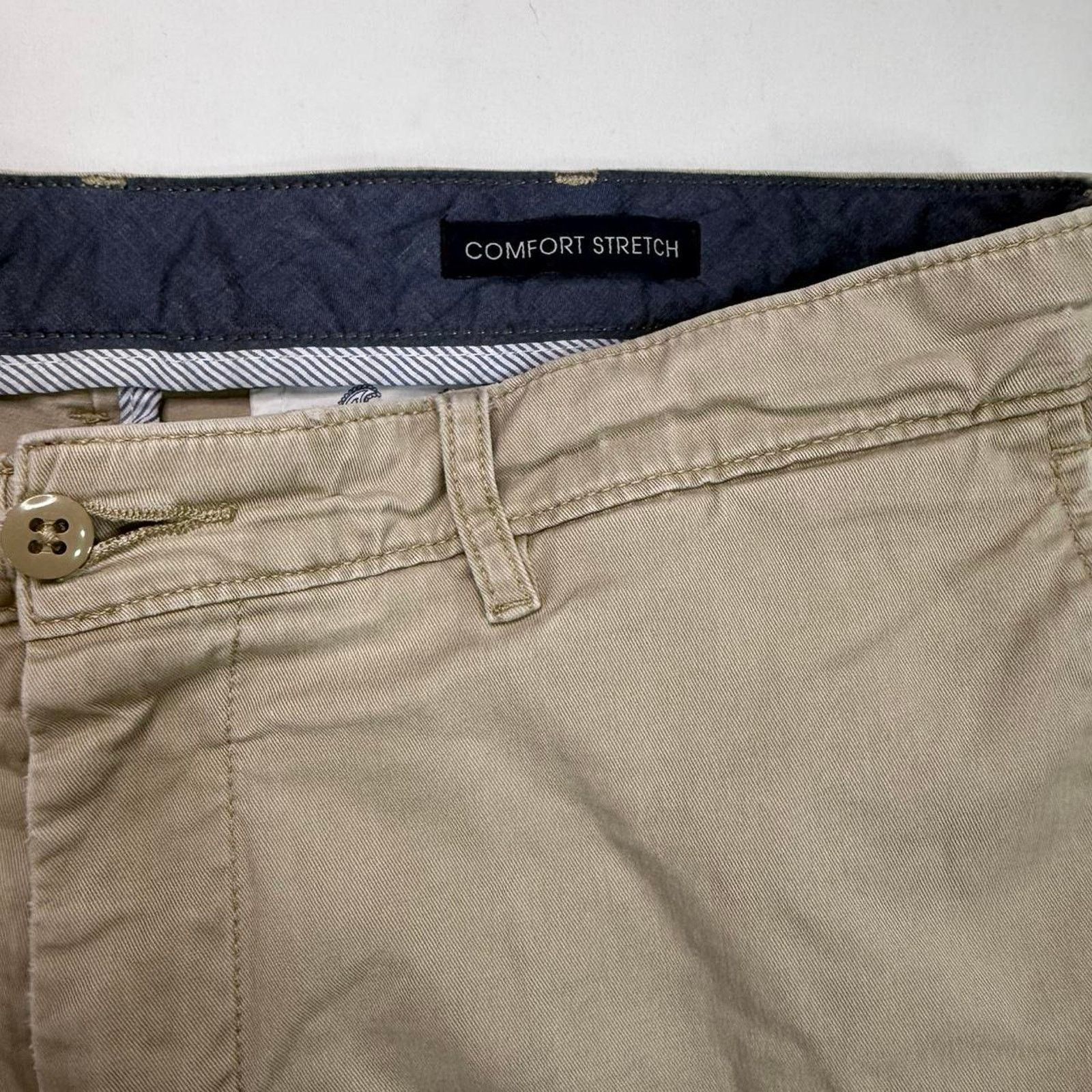 Bugatti Bugatti Men’s Tan chino shorts with Navy Blue Comfort sz 35 Size US 35 - 2 Thumbnail