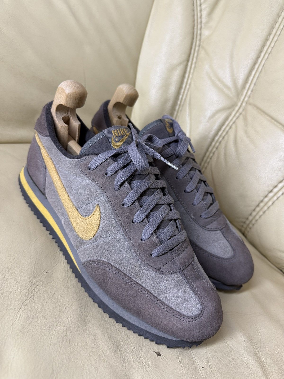 Nike Vibtage Nike Suede Sneackers Y2K RARE Size US 9.5 / EU 42-43 - 15 Thumbnail