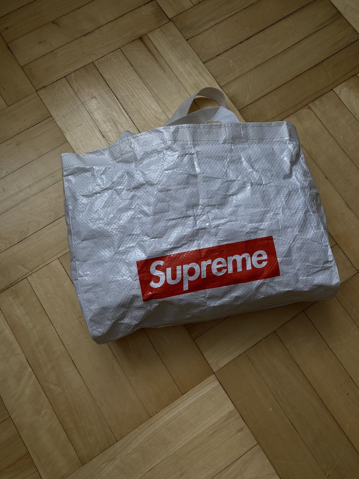 Supreme Shoppers Supreme White Size ONE SIZE - 1 Thumbnail