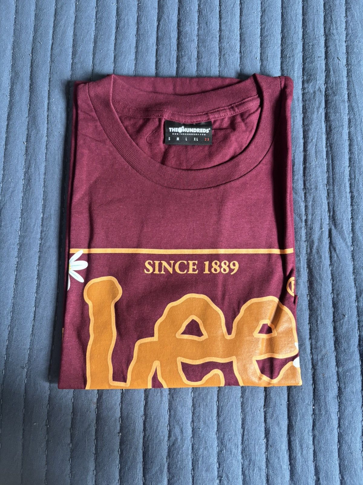 The Hundreds The Hundreds x Lee Graphic T-Shirt Burgundy Size US XXL / EU 58 / 5 - 2 Thumbnail