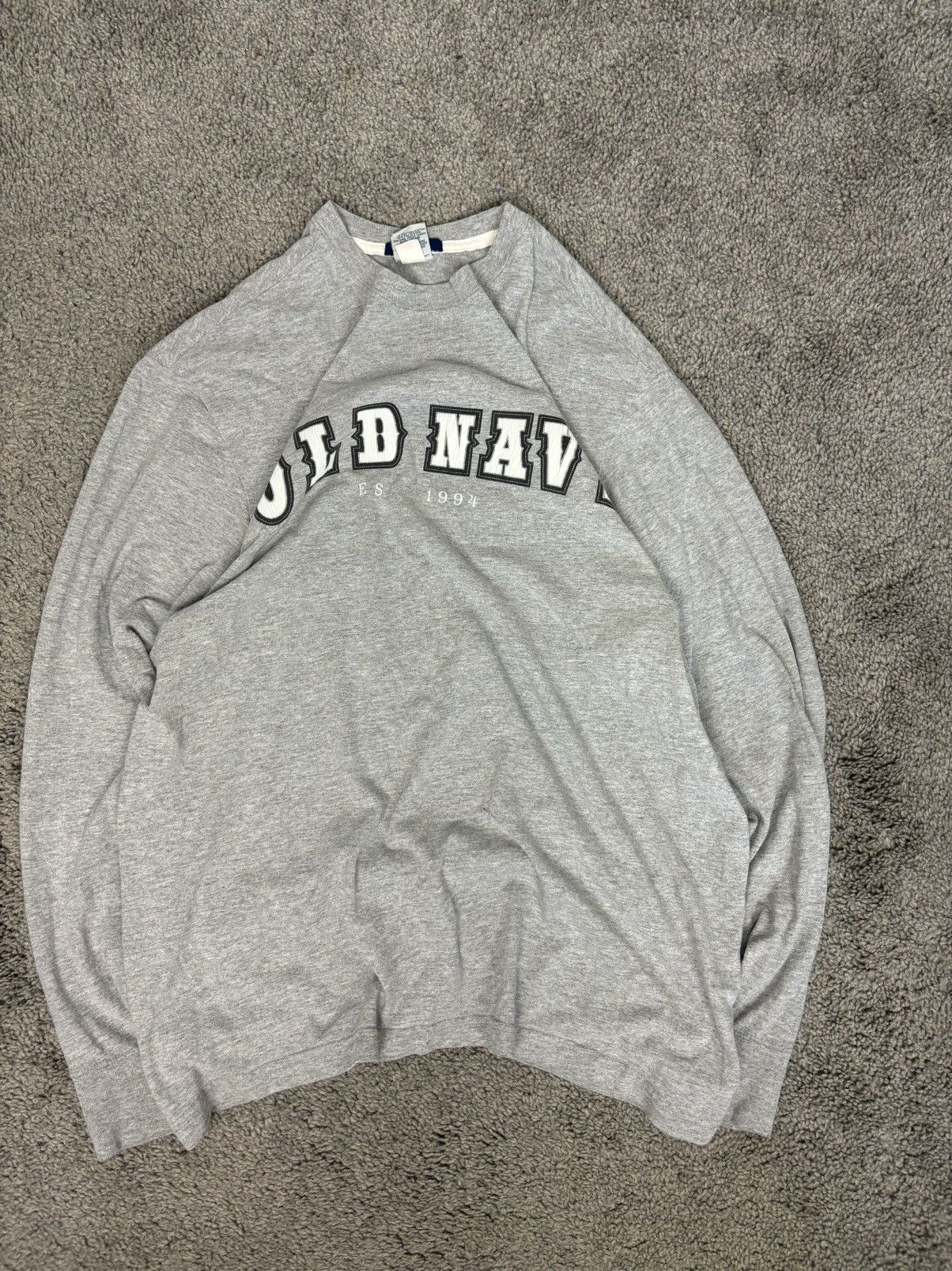 Old Navy Y2k gray old navy spell out long sleeve tshirt Size US S / EU 44-46 / 1 - 1 Thumbnail