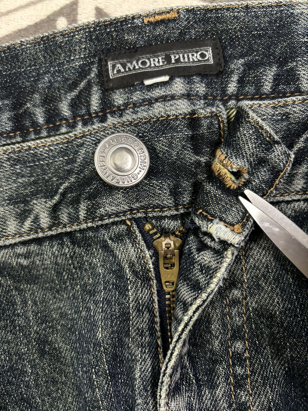 Japanese Brand Vintage Amore Puro American Classic Whiskers Ripped Jeans Size US 33 - 4 Thumbnail