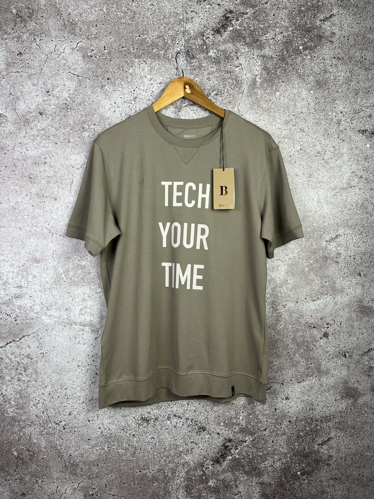 Boggi Boggi Milano 🇮🇹 Tech Your Time T-Shirt Taupe Stretch BNWT Size US M / EU 48-50 / 2 - 1 Thumbnail