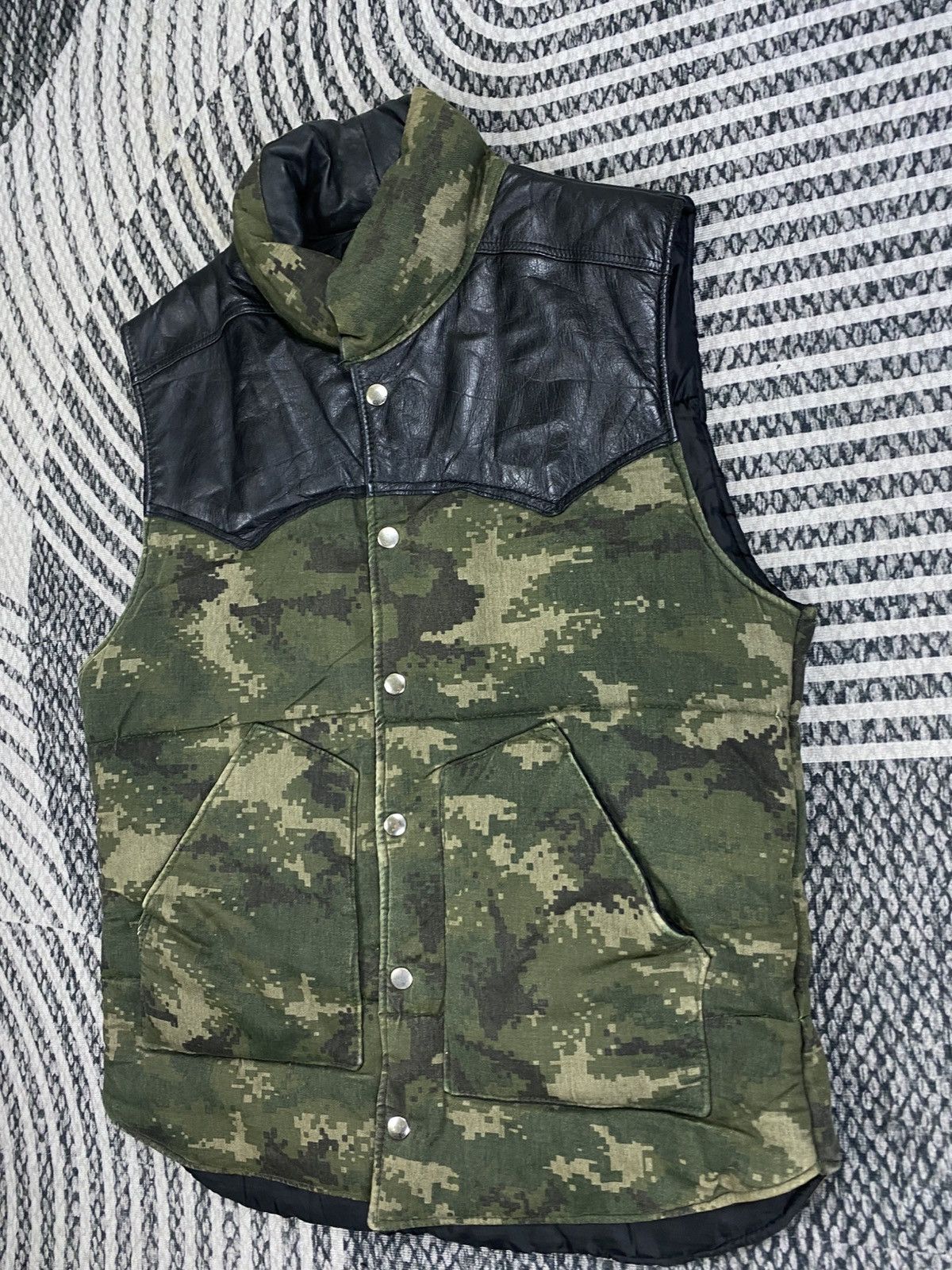 Japanese Brand 🔥Red Mohican Camouflage Punk Jacket Size US M / EU 48-50 / 2 - 4 Thumbnail