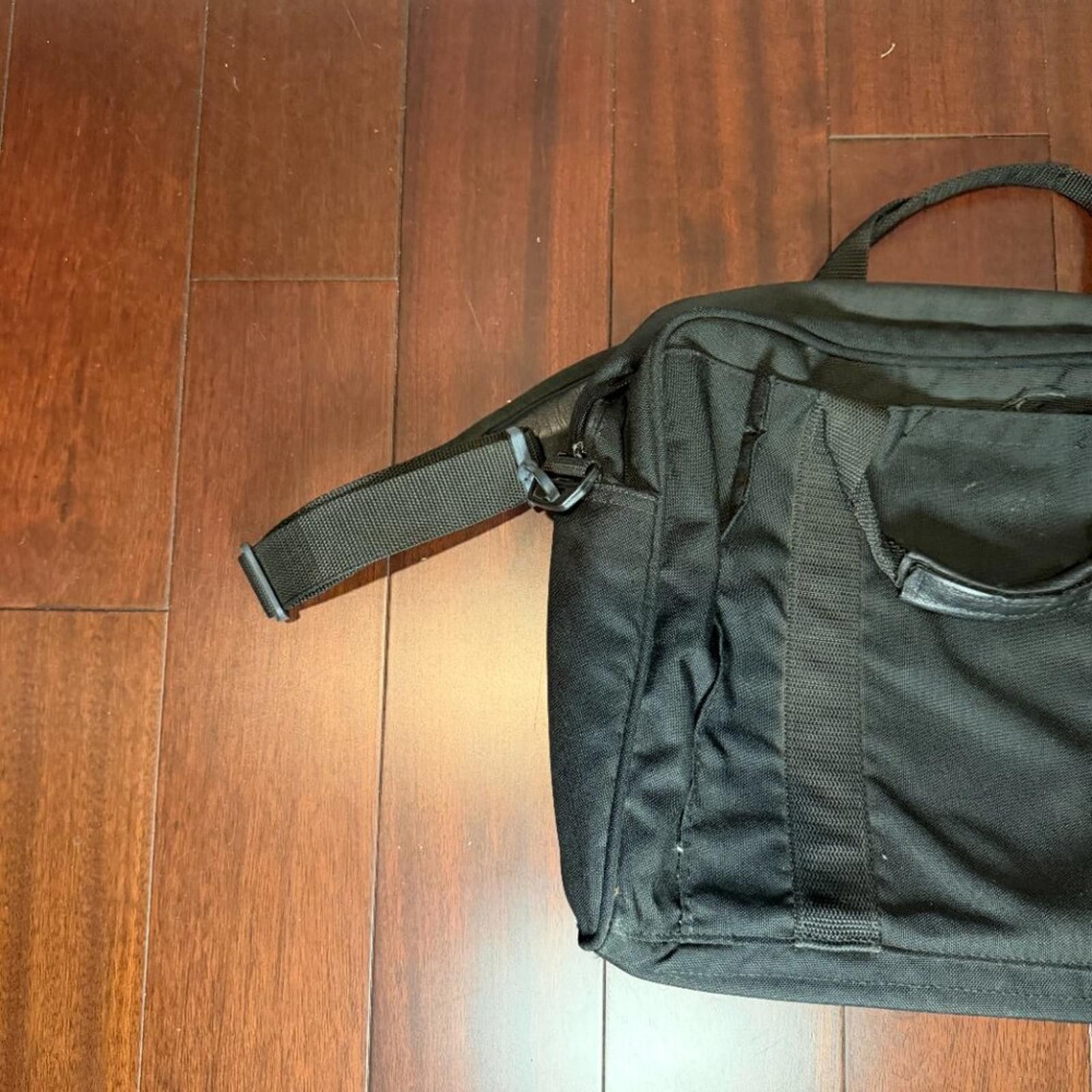 Other Vintage Apple Rainbow Logo Messenger Laptop Bag Size ONE SIZE - 8 Thumbnail