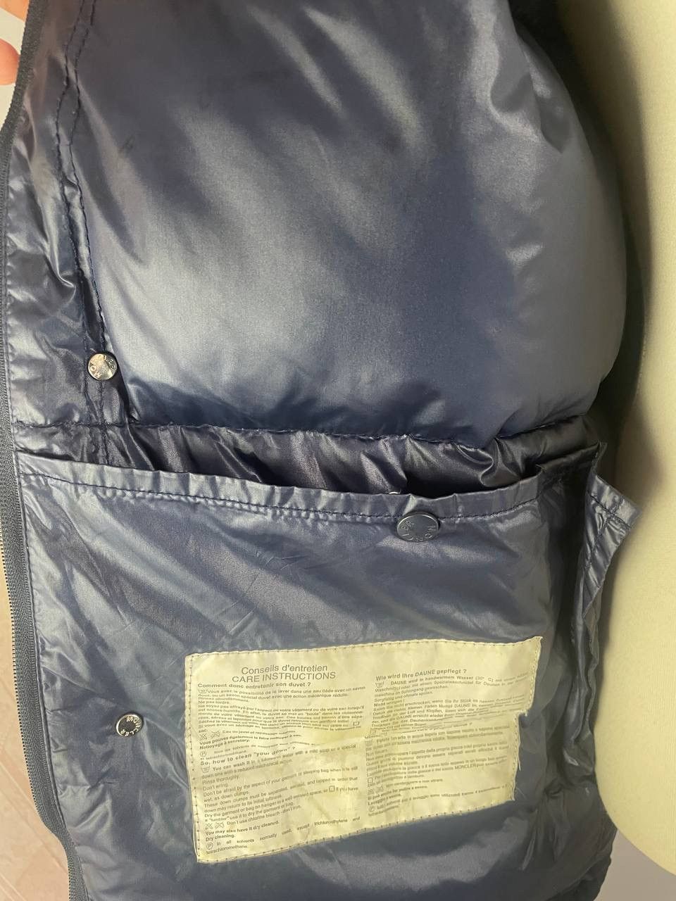 Moncler Moncler Grenoble Vintage Down Jacket Navy 1990s Size US L / EU 52-54 / 3 - 15 Thumbnail