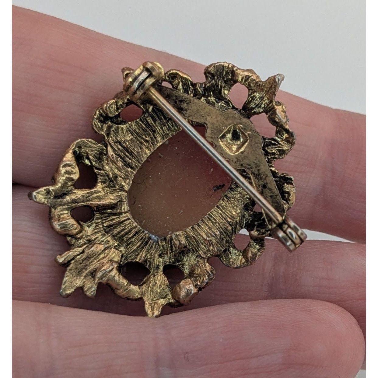 Other Vintage Floral Cameo Brooch Pendant 1 1/2 Inch Oval Frame Size ONE SIZE - 6 Thumbnail
