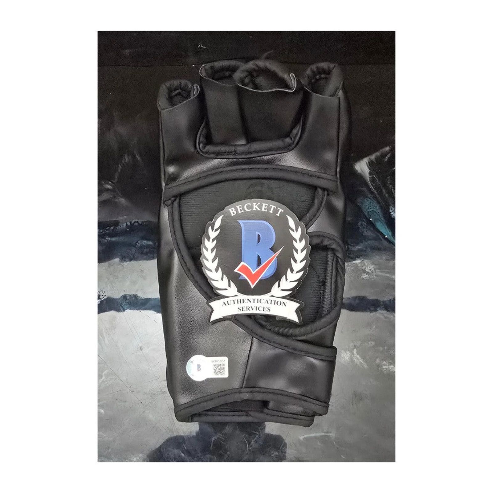 Other Signed Francis Ngannou UFC MMA Black Fighting Glove With COA Size ONE SIZE - 3 Thumbnail
