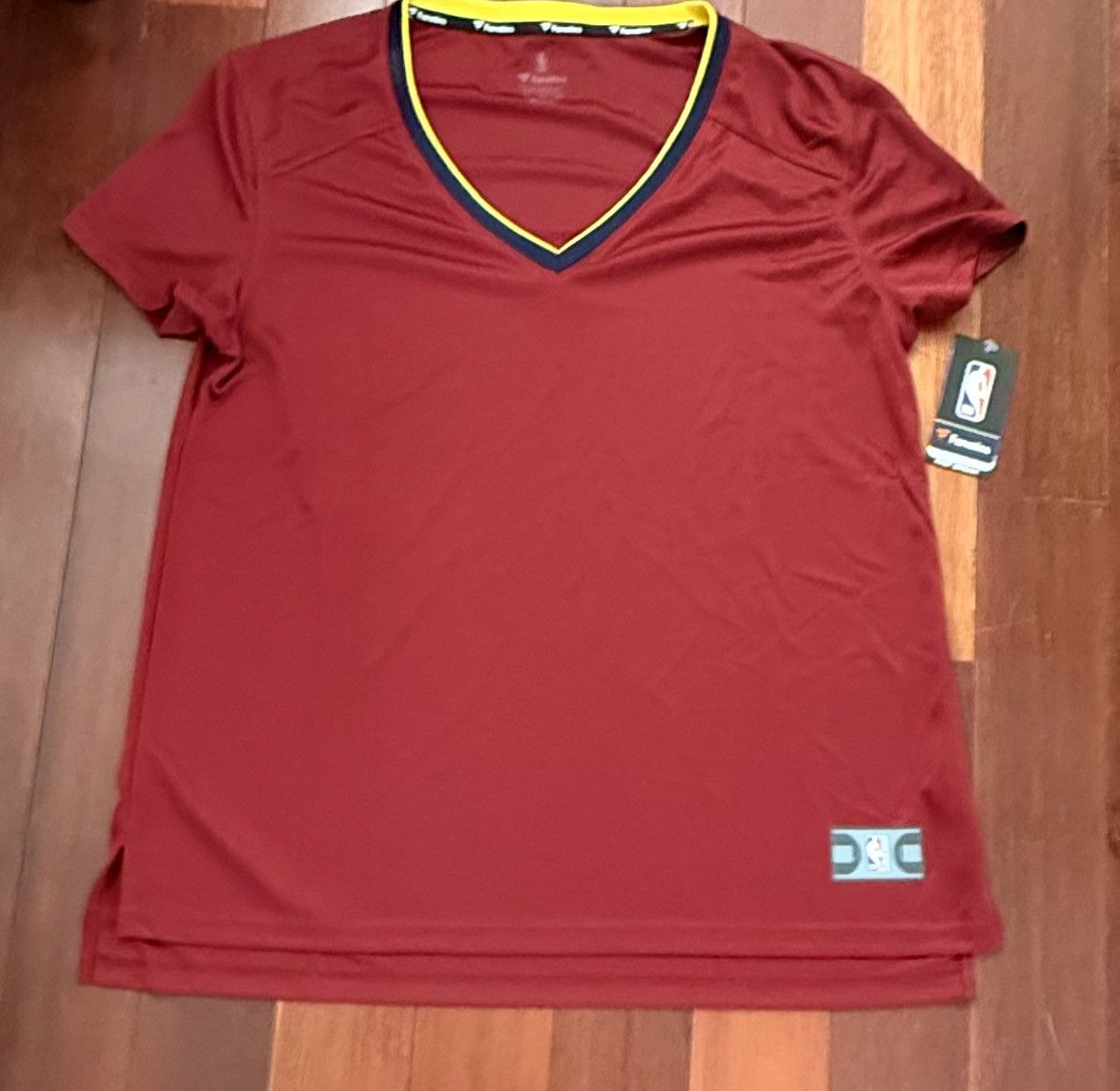 Other Fanatics NBA V-Neck T-Shirt Size US XL / EU 56 / 4 - 1 Thumbnail