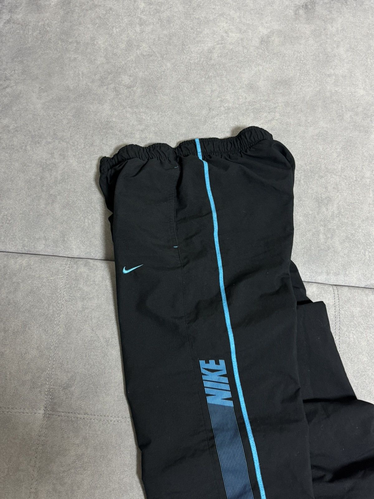 Nike Vintage Nike Nylon Baggy Pants Black Sweatpants Men’s Size S Size US 30 / EU 46 - 5 Thumbnail
