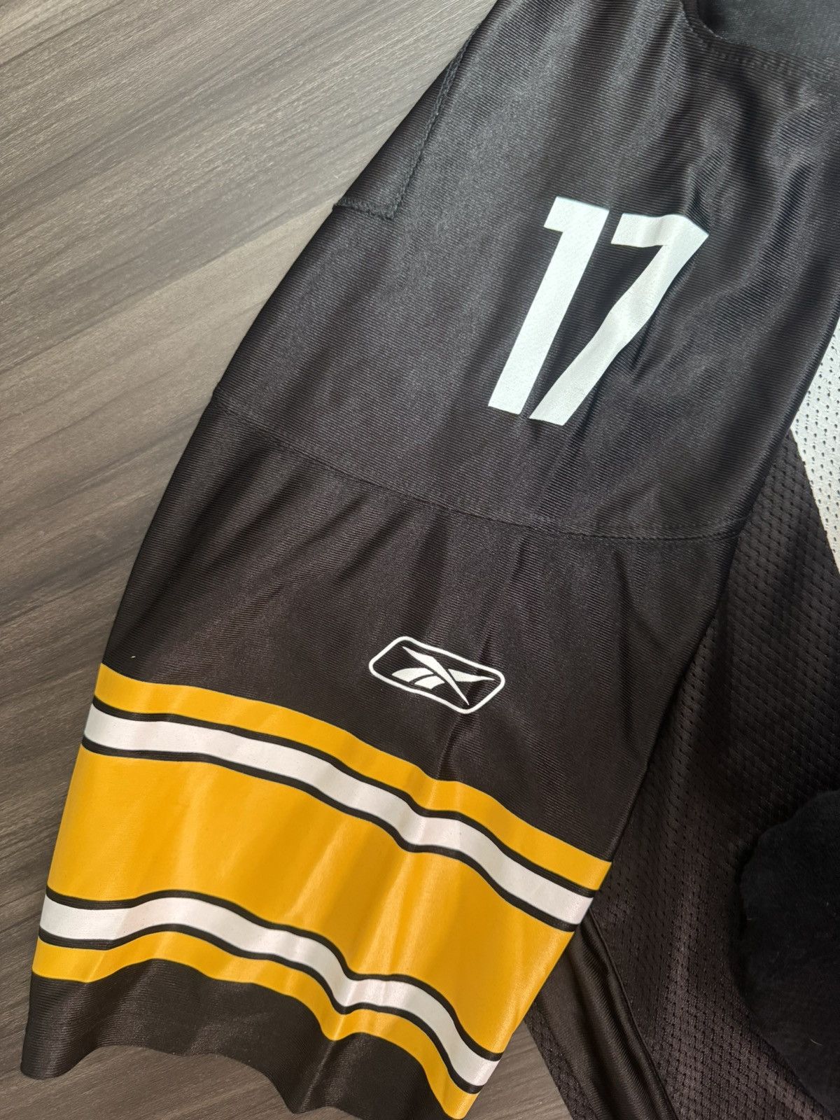 Reebok Reebok Mike Wallace #17 Pittsburgh Steelers NFL Home Jersey Size US L / EU 52-54 / 3 - 5 Thumbnail