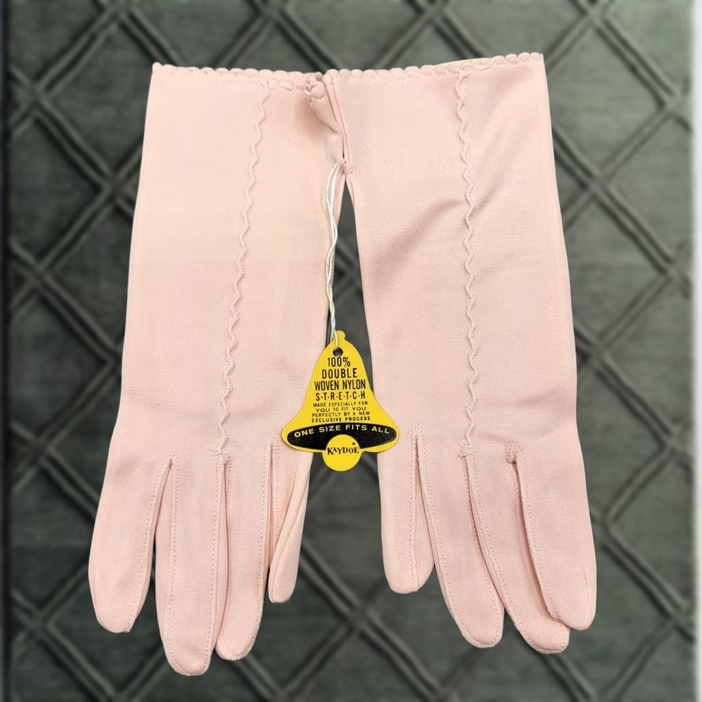 Doublet VINTAGE Kaydoe Gloves Womens One Size Double Woven Nylon Stretch Scalloped Pink 1960s Rockabilly Formal Womens Size ONE SIZE - 1 Thumbnail