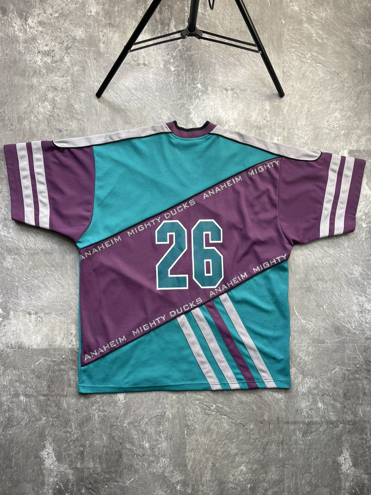NHL Vintage 90s Anaheim Mighty Ducks NHL jersey Size US L / EU 52-54 / 3 - 4 Thumbnail