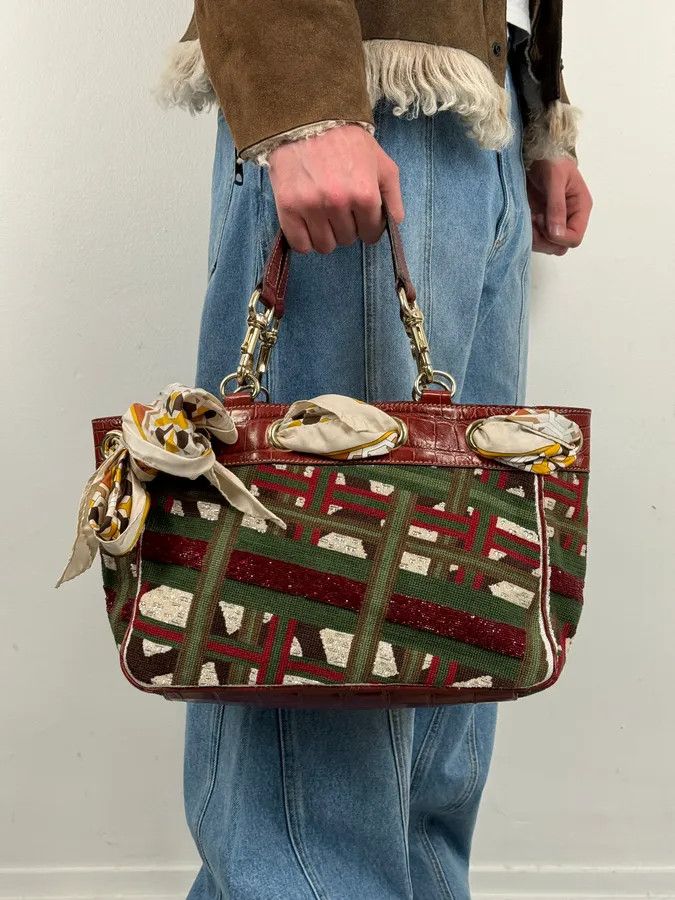Gucci Gucci Burgundy Embroidered Beaded Canvas 85th Anniversary Positano Tote Bag Size ONE SIZE - 2 Thumbnail
