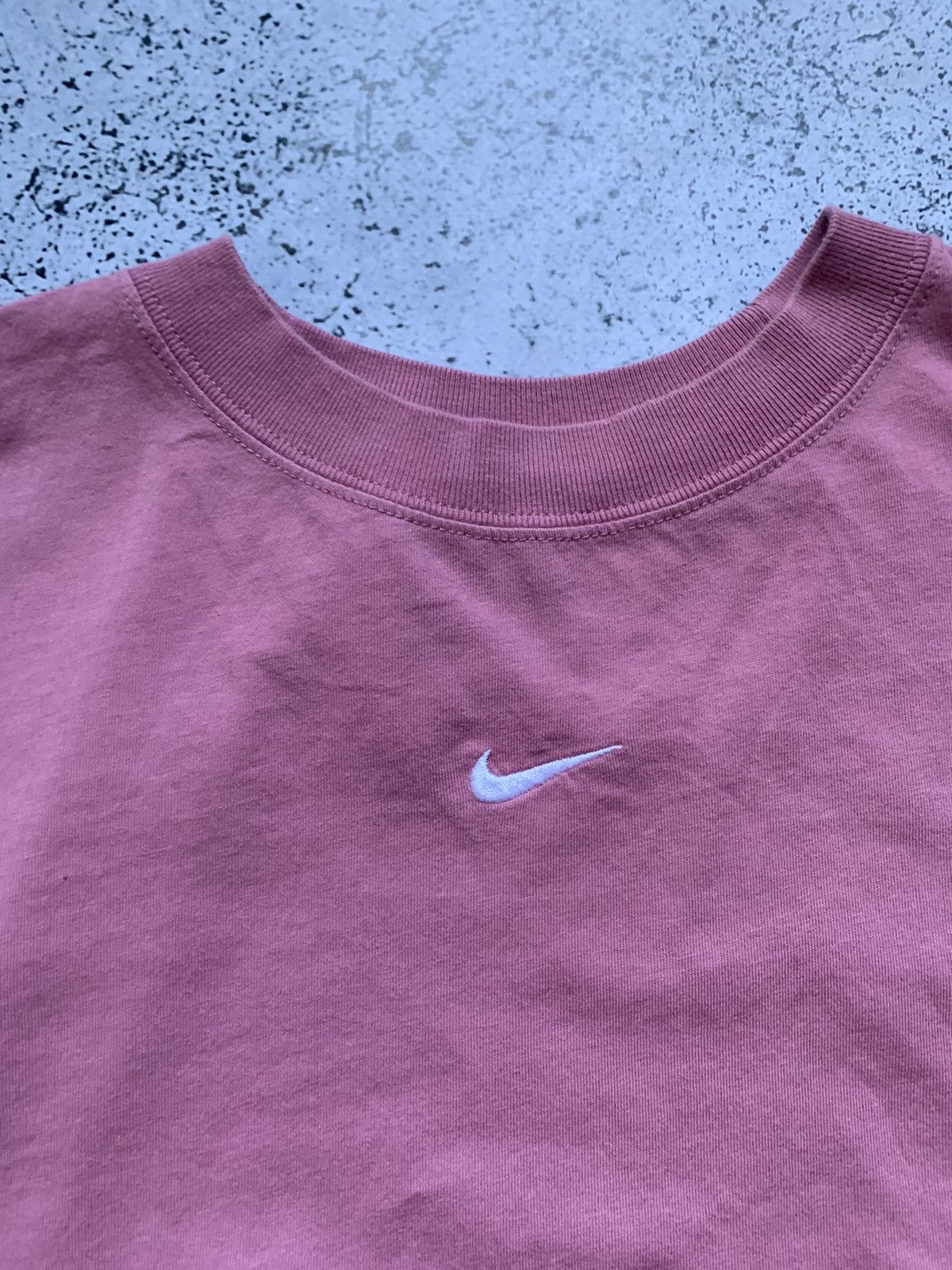 Nike × Vintage Vintage Nike Center Swoosh T-Shirt Y2K Tee USA Pink Size XL Size XL / US 12-14 / IT 48-50 - 1 Thumbnail