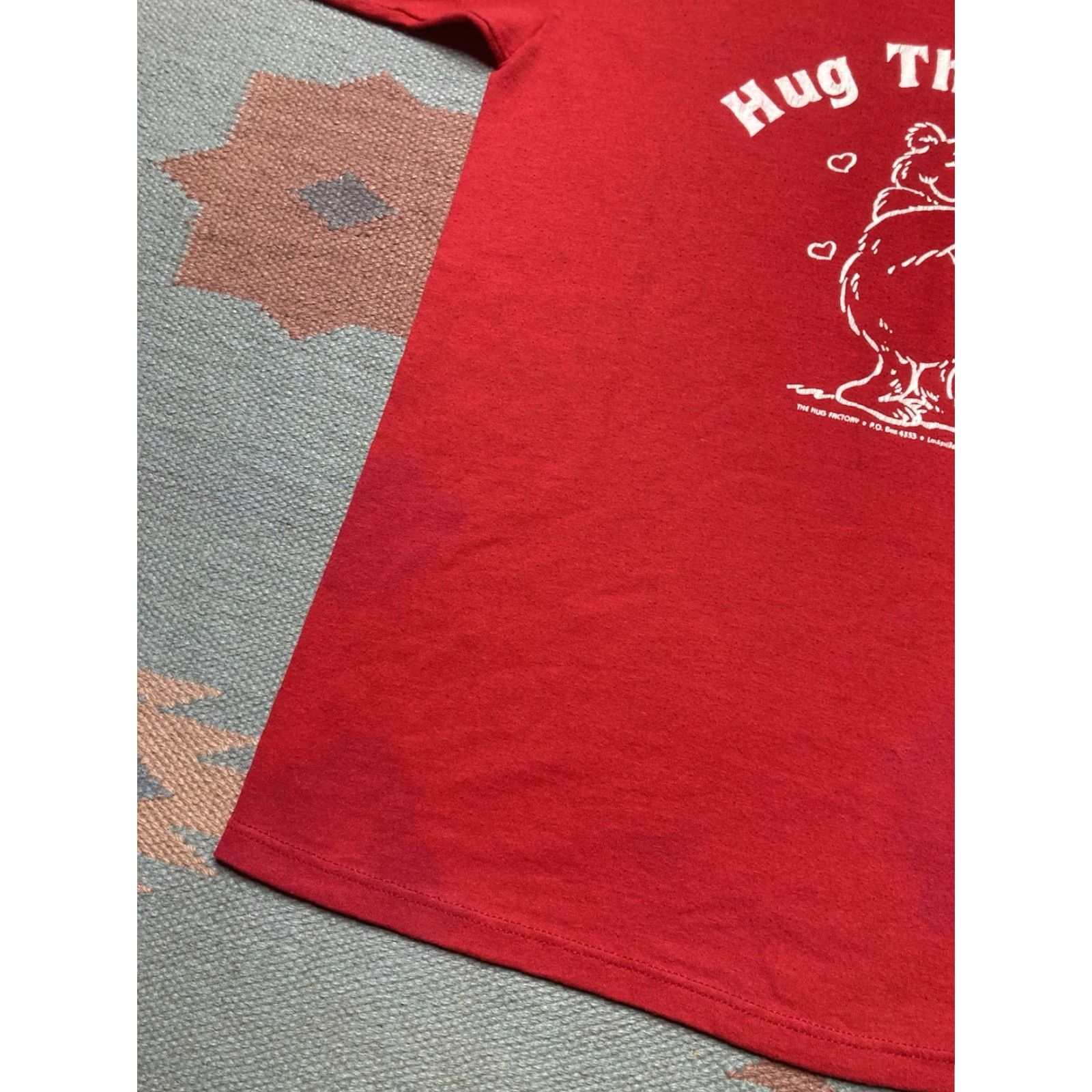 Jerzees VINTAGE 80s Jerzees T-Shirt Hug Therapist Bear Animals Red M Medium Men Shirt Size US M / EU 48-50 / 2 - 3 Thumbnail