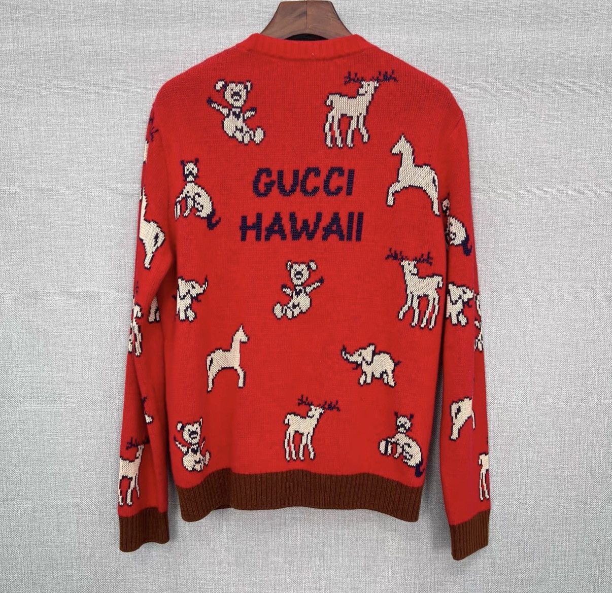 Gucci Gucci Red V-Neck Animal Letter Logo Knit Cardigan Size US S / EU 44-46 / 1 - 2 Thumbnail