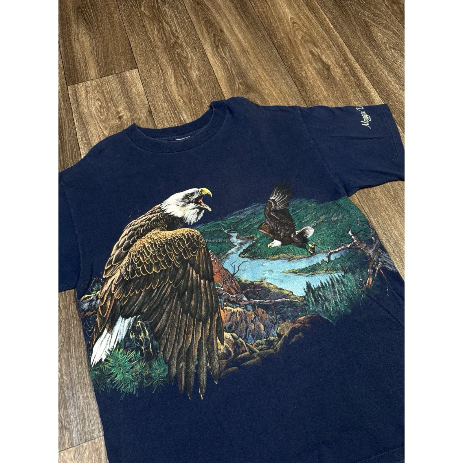 Vintage VINTAGE 1994 American Bald Eagle Wrap Around Print T-Shirt Large Mens Blue Nature Animals Shirt Size US L / EU 52-54 / 3 - 3 Thumbnail