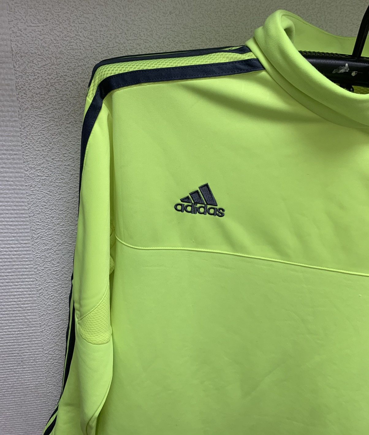 Adidas Adidas Real Madrid yellow soccer jersey longsleeve L sz Size US L / EU 52-54 / 3 - 5 Thumbnail
