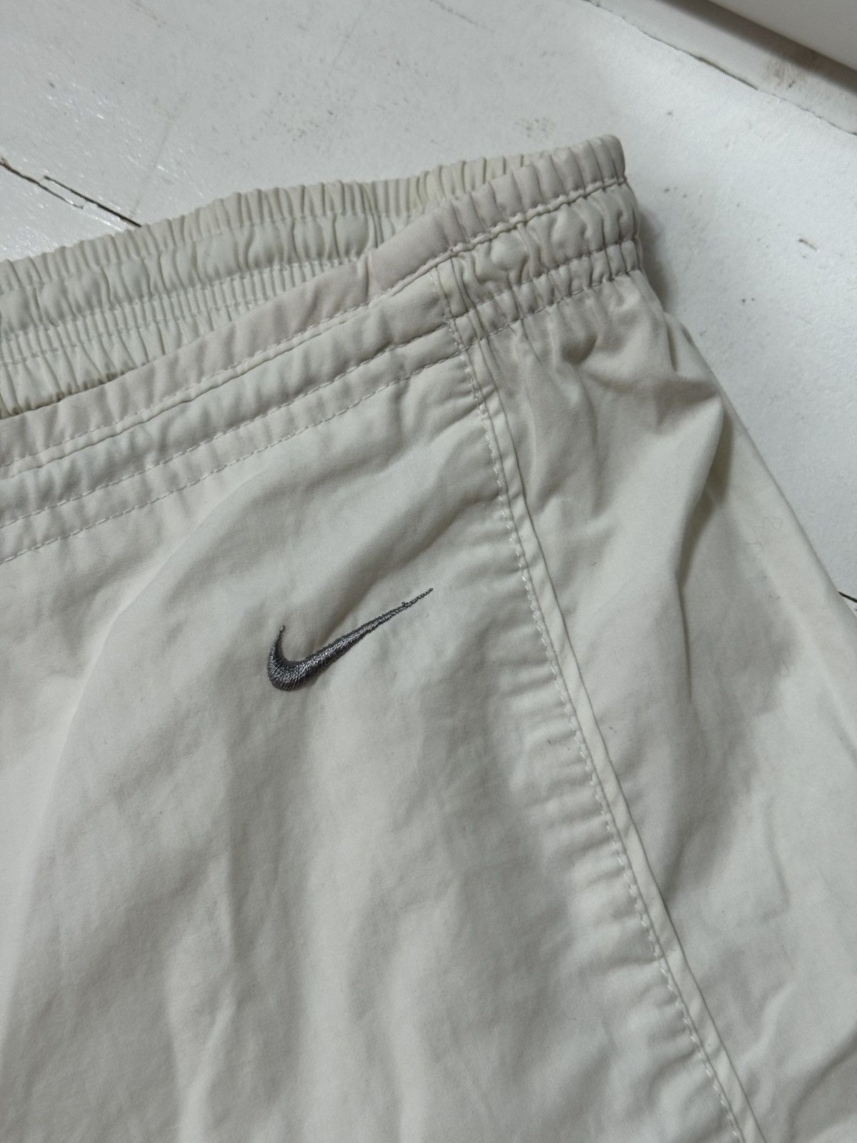 Nike VINTAGE NIKE MINI SWOOSH 2000s NYLON PANTS Size 27" / US 4 / IT 40 - 5 Thumbnail