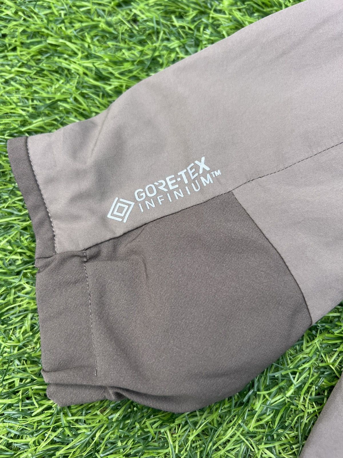Arc'teryx Arc'teryx Solano Hoody-GORE-TEX INFINIUM–Moonshadow/Dracaena Size US M / EU 48-50 / 2 - 6 Thumbnail