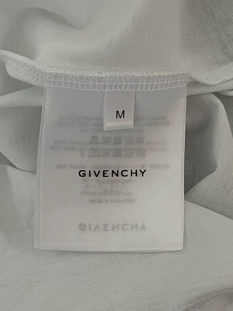 Givenchy Givenchy White short-sleeve T-shirt, size M, made in Portu Size US M / EU 48-50 / 2 - 4 Thumbnail