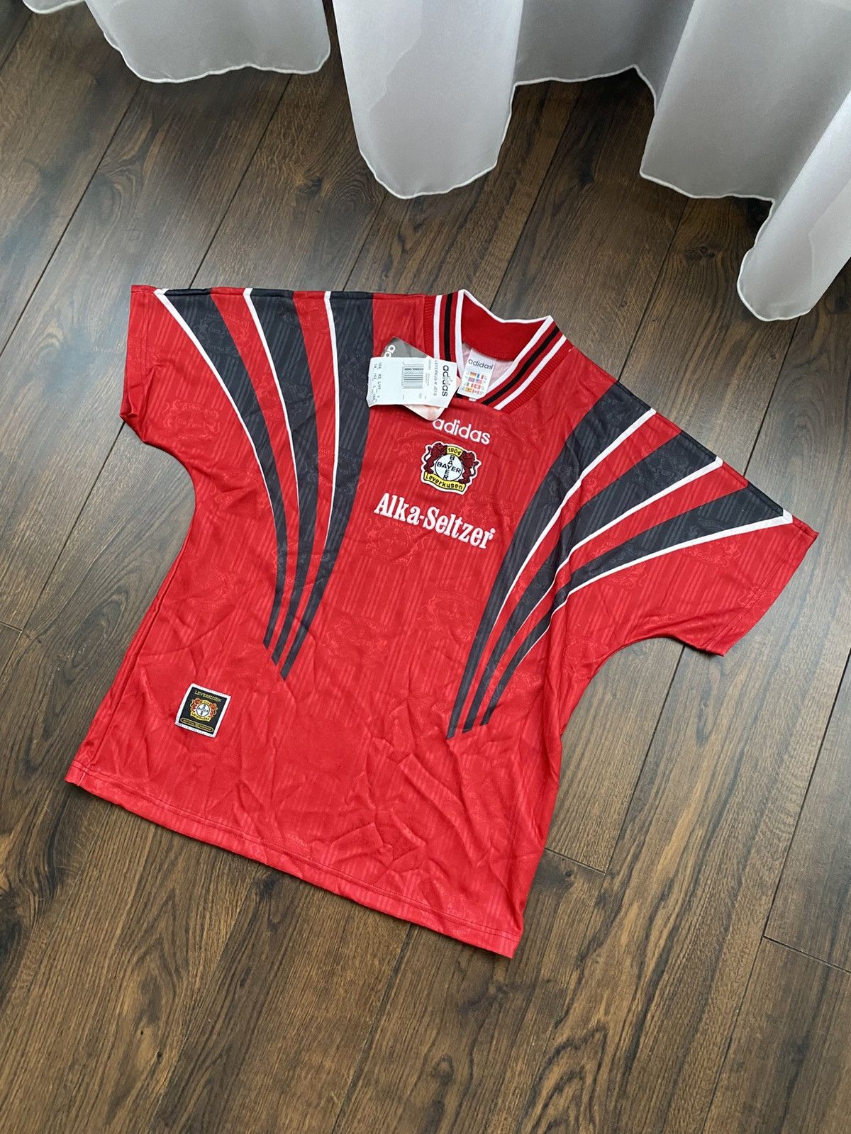 ゆ101★ adidas bayer Leverkusen 94-95 home Vintage 90's Adidas Bayer 04 Leverkusen Football Sweatshirt
