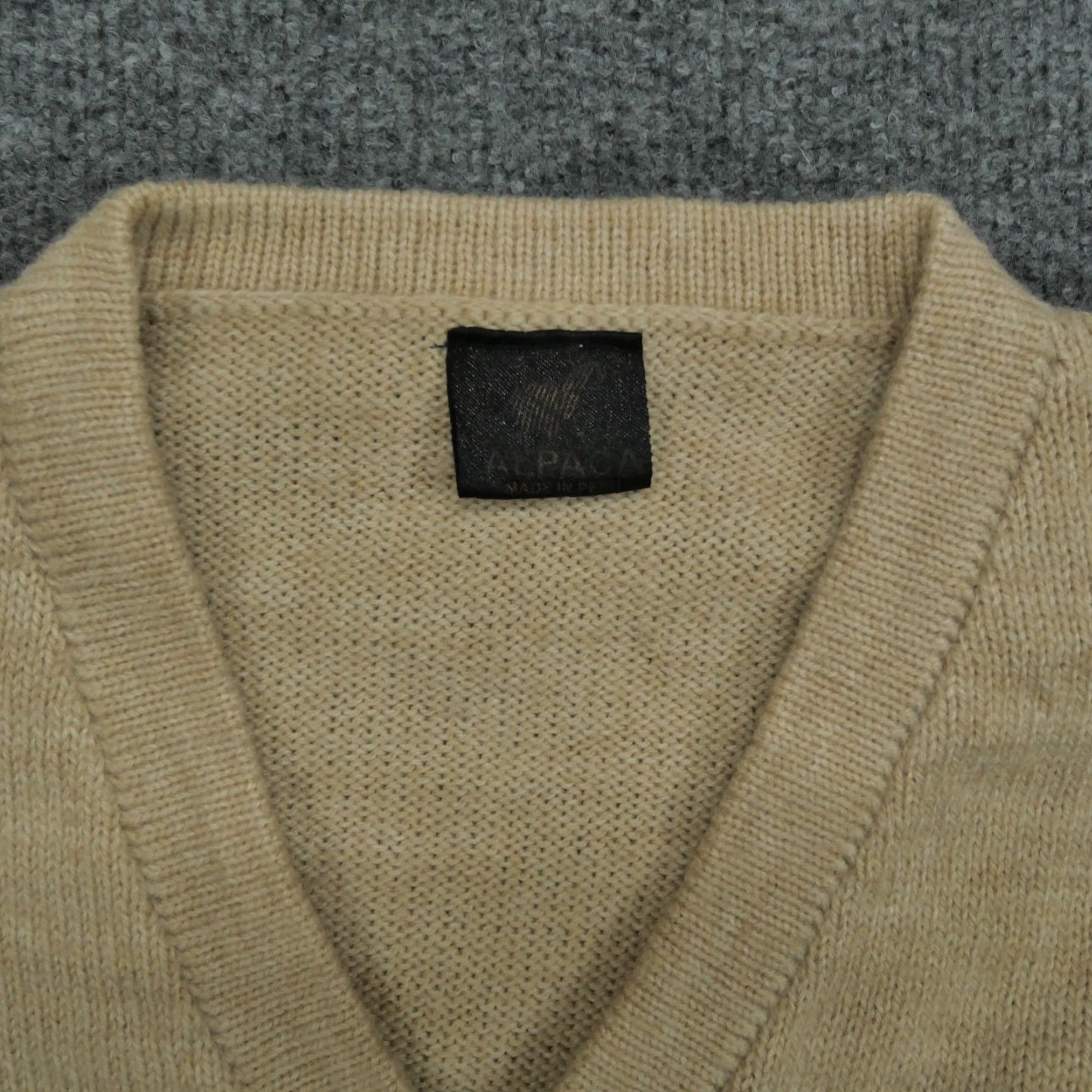 Vintage VINTAGE Alpaca Sweater Mens Medium Tan Brown Pullover V Neck Peru Size US M / EU 48-50 / 2 - 2 Thumbnail
