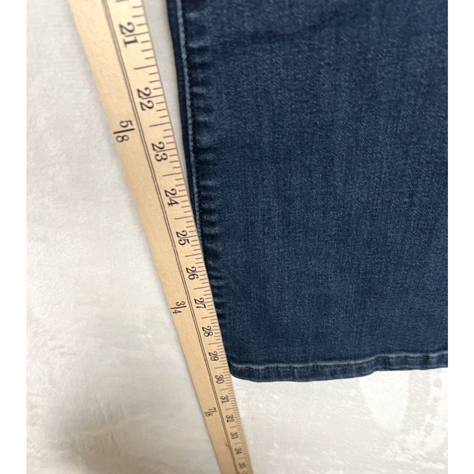 Levi's Levi's 529 Bootcut Jeans Denim Women's 28x30 Blue Regular Mid Wash 5-Pocket 28in Inseam (Size 28) Size 28" / US 6 / IT 42 - 3 Thumbnail