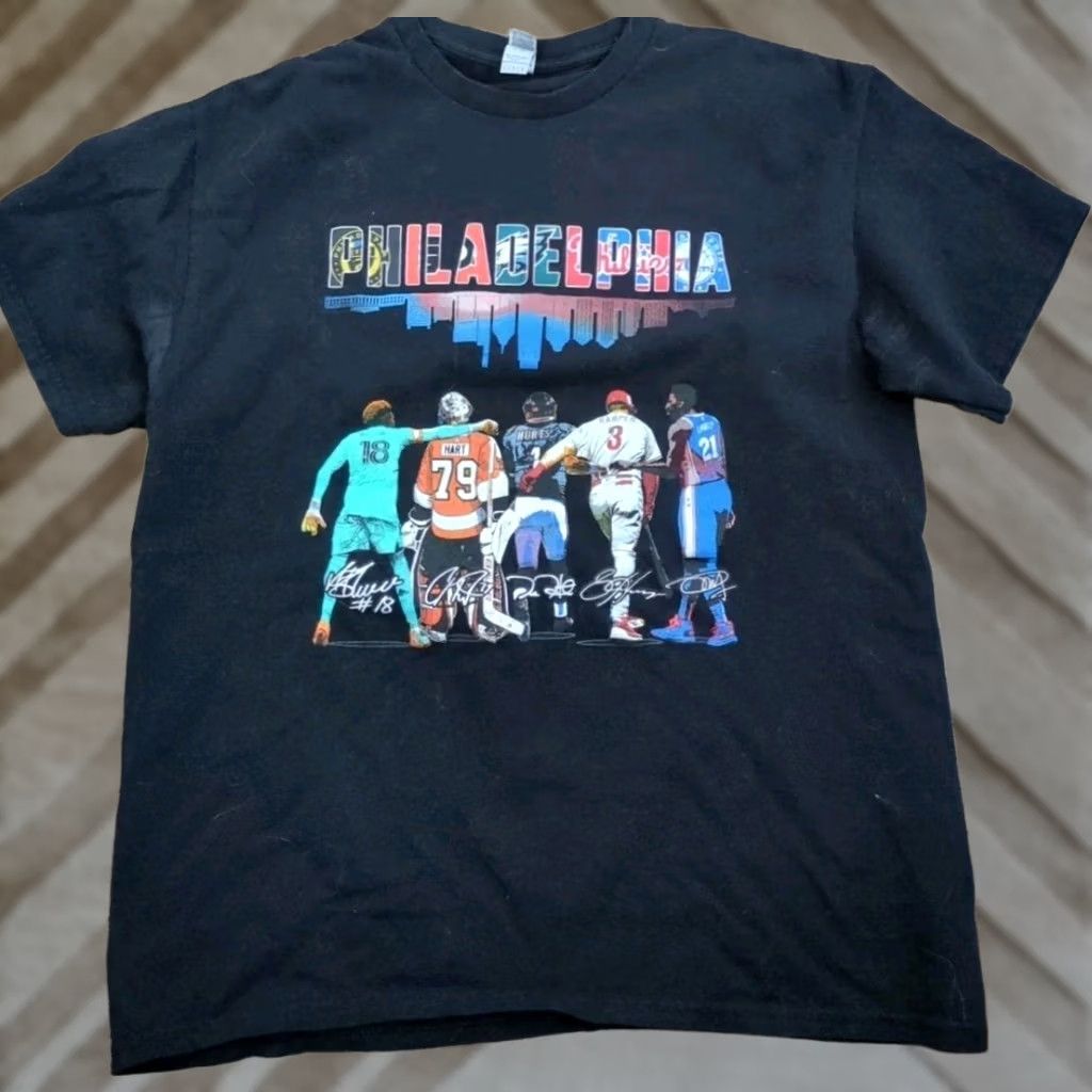 Gildan VINTAGE Philadelphia sports teams mash up T-shirt Black Size Large Harper Hurts Size US L / EU 52-54 / 3 - 1 Thumbnail