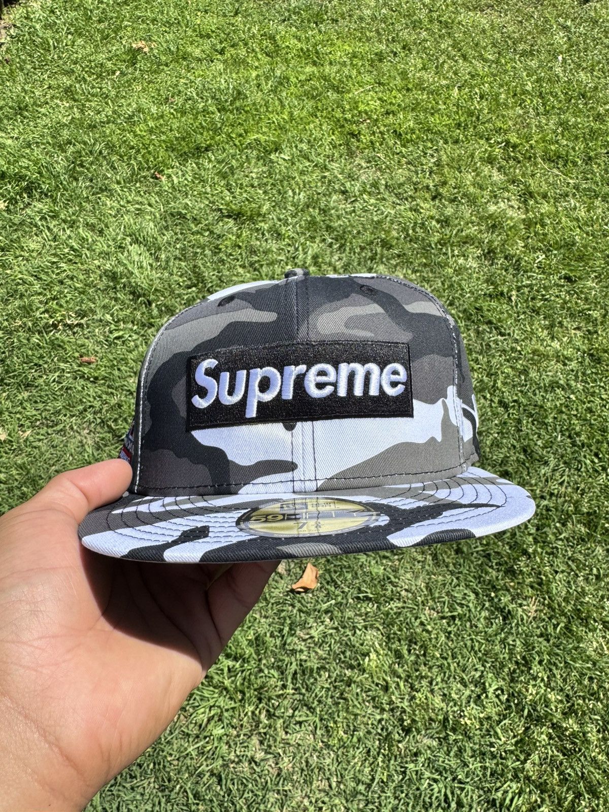 Supreme Shop Box Logo New Era Snow Camo (Size 7 1/8)