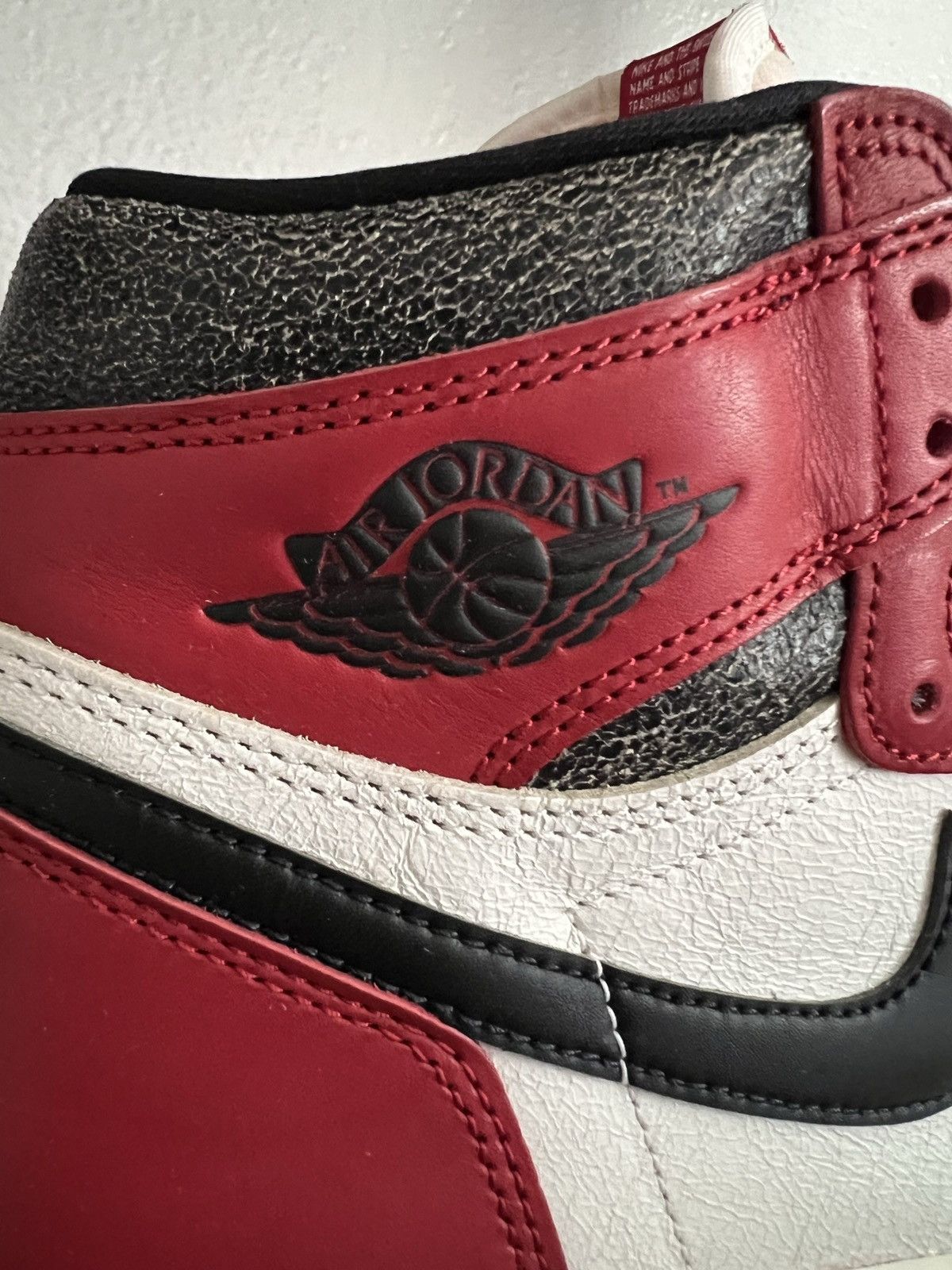 Jordan Brand Jordan 1 Retro High OG Chicago Lost and Found 10 Size US 10 / EU 43 - 5 Thumbnail