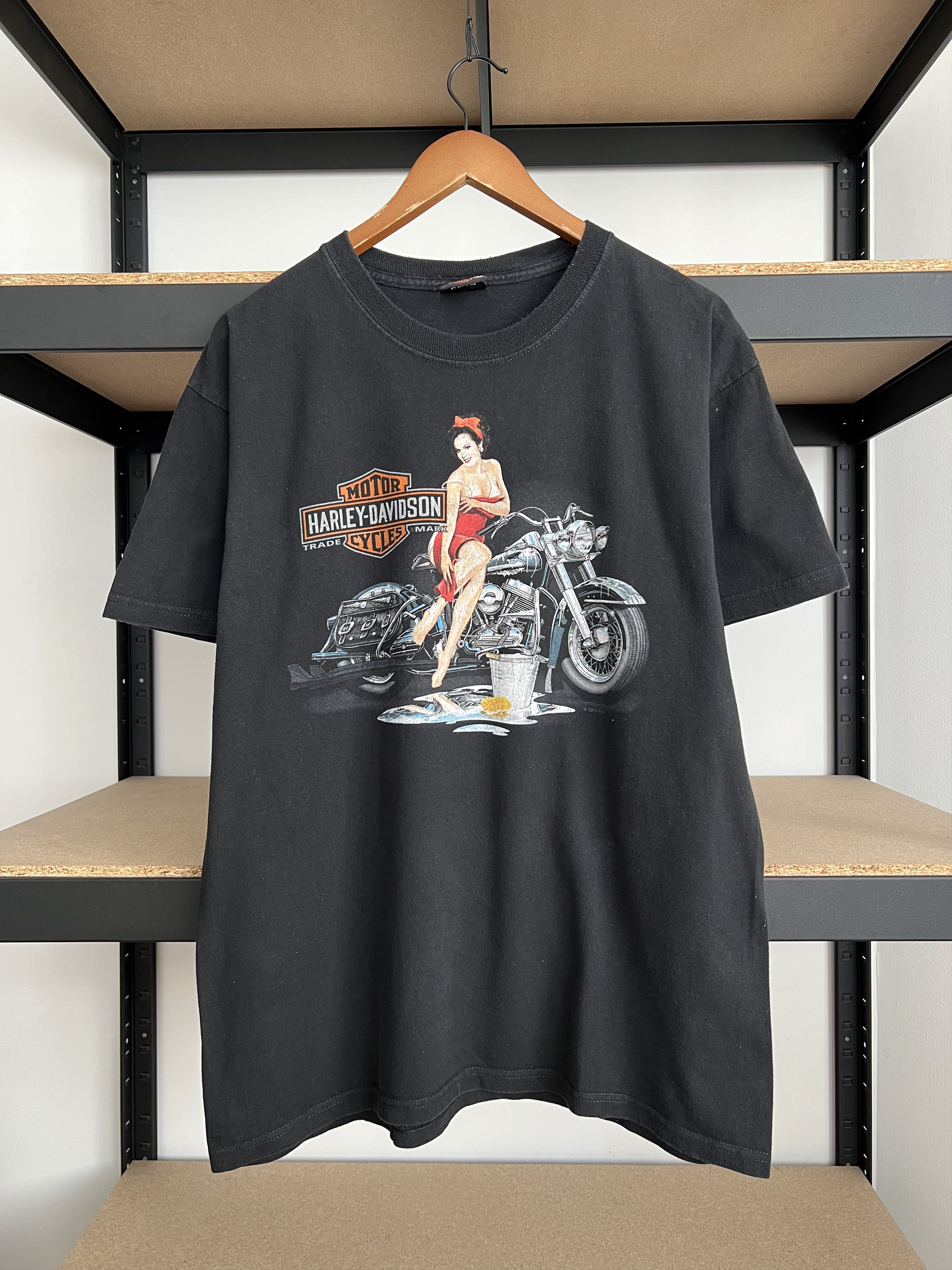 Harley Davidson Vintage 2014 Harley Davidson Sexy Girl Switzerland T-shirt Size US L / EU 52-54 / 3 - 1 Thumbnail