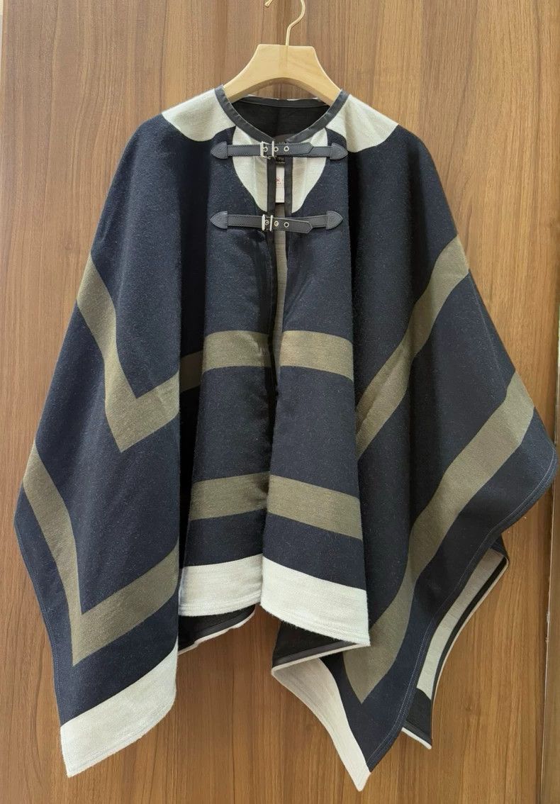 Louis Vuitton Louis Vuitton Classic striped Cape jacket Size ONE SIZE - 1 Thumbnail