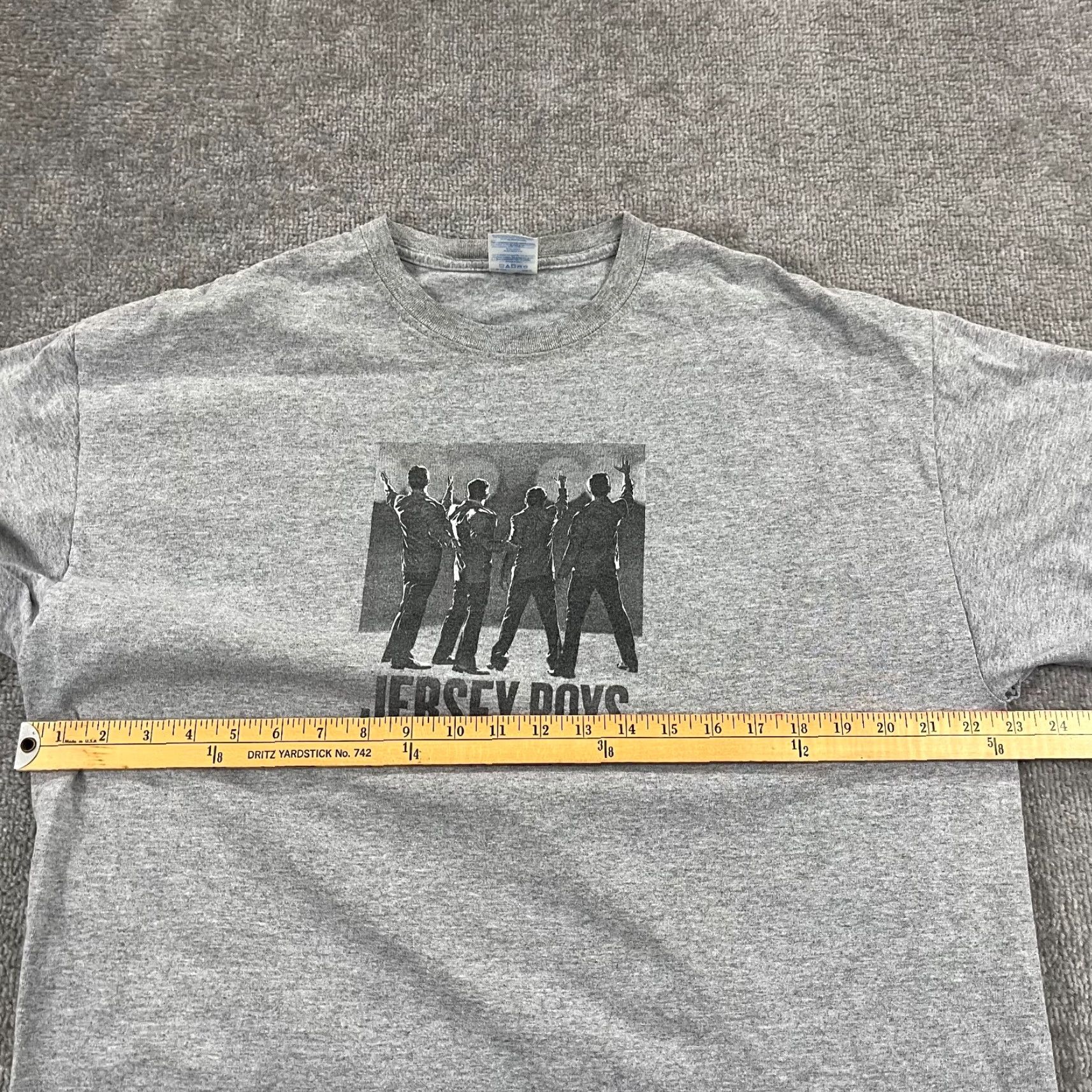 Gildan VINTAGE JERSEY BOYS Shirt Mens XL Gray Logo 2000s Y2K Frankie Valli Four Seasons Short Sleeve Crew Neck Mens Size US L / EU 52-54 / 3 - 5 Thumbnail