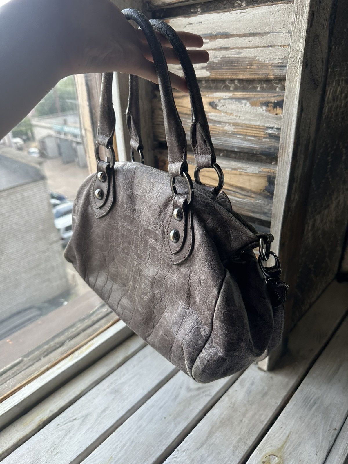 Japanese Brand 🚨Y2K AVANT-GARDE 🚨mesh silver Japan style hand bag Y2K 90s Size ONE SIZE - 3 Thumbnail
