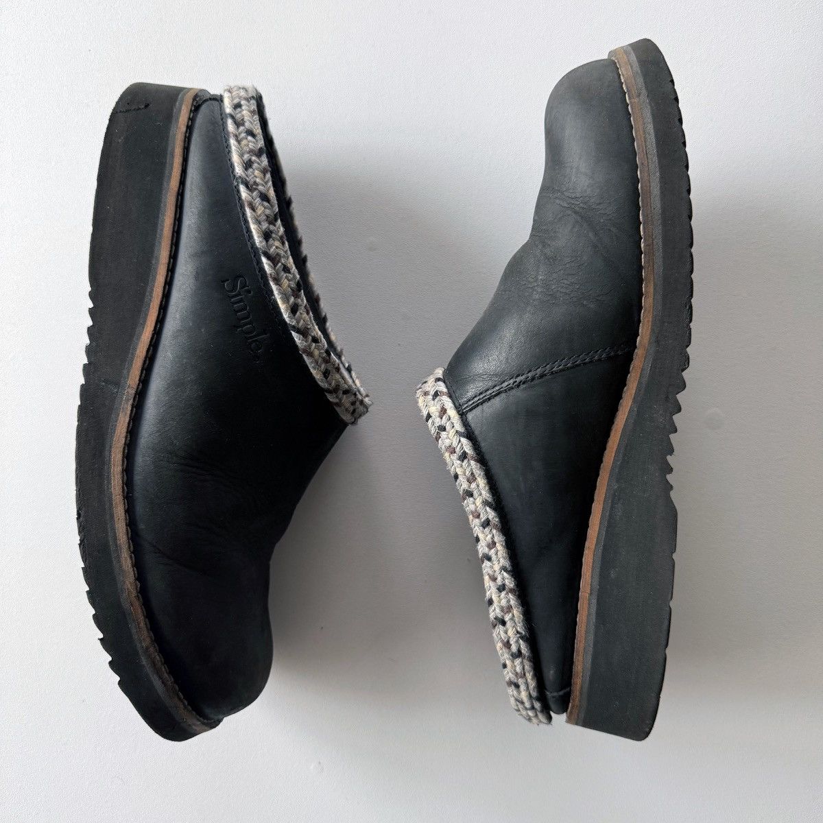 Simple Shoes Simple Shoes | Original Clog Black Leather | Size 9 Size US 9 / EU 42 - 4 Thumbnail